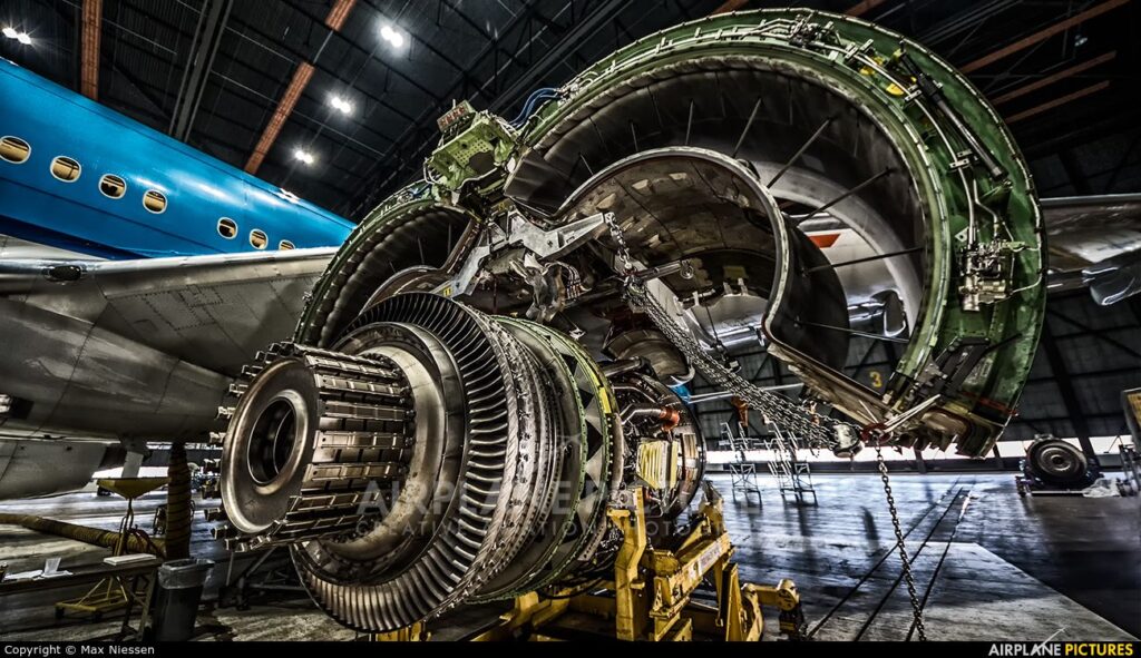 Boeing 777 Engine