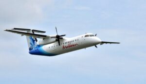 Dash 8 Series 100 vs Series 300: Guide to Regional Aircraft